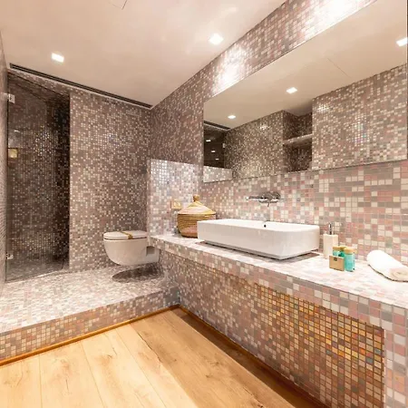 Bravissimo Placa De La Independencia Garden View, With Large Terrace Χιρόνα