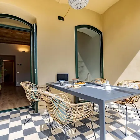 Apartment Bravissimo Placa De La Independencia Garden View, With Large Terrace *